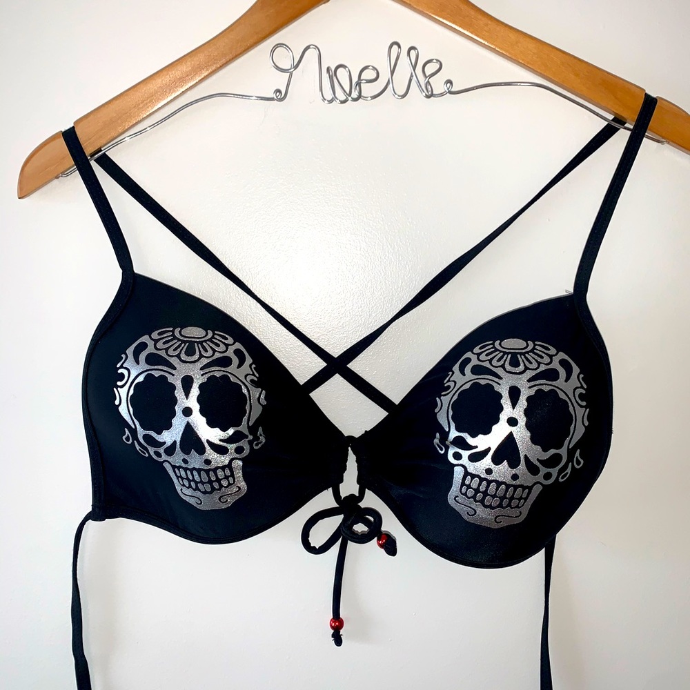 XL Hot Topic padded swim top, cups fit like M